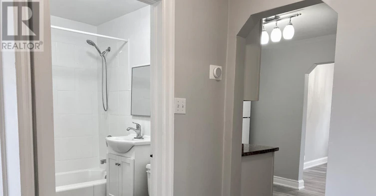 MAIN-63 Lockerbie Avenue, Toronto, ON, M9N 3A3 - 14