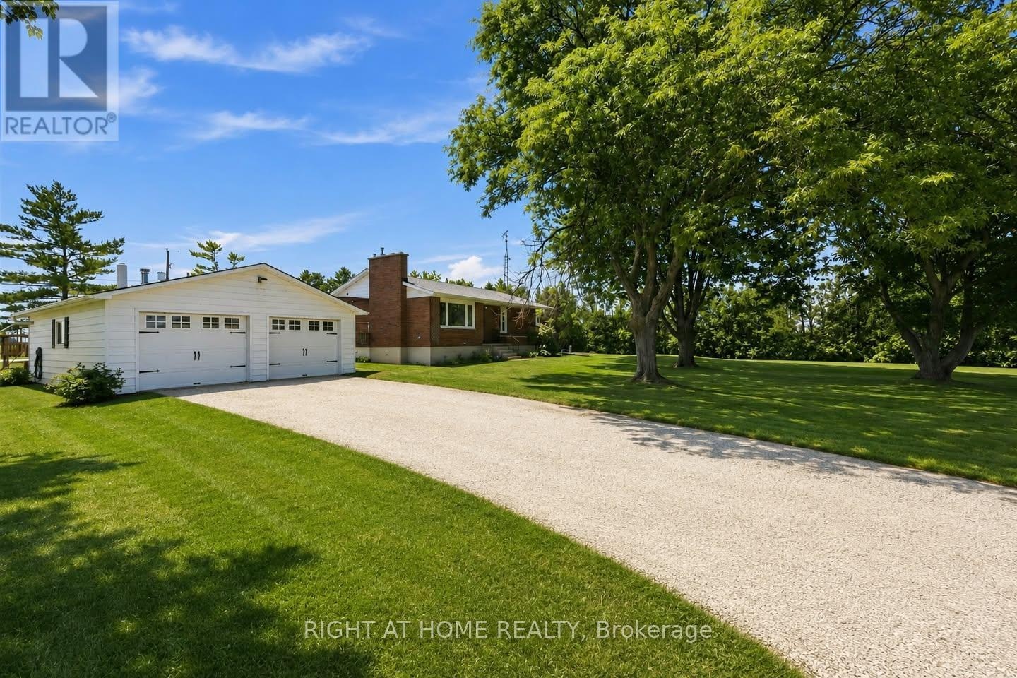 1933 Plank Road, St. Clair, ON, N7T 7H5