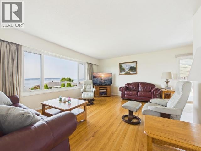 3848 Gordon Avenue, Powell River, BC, V8A 2T5 - 5
