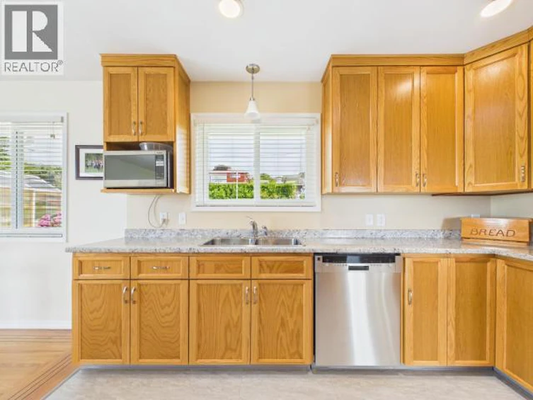 3848 Gordon Avenue, Powell River, BC, V8A 2T5 - 34
