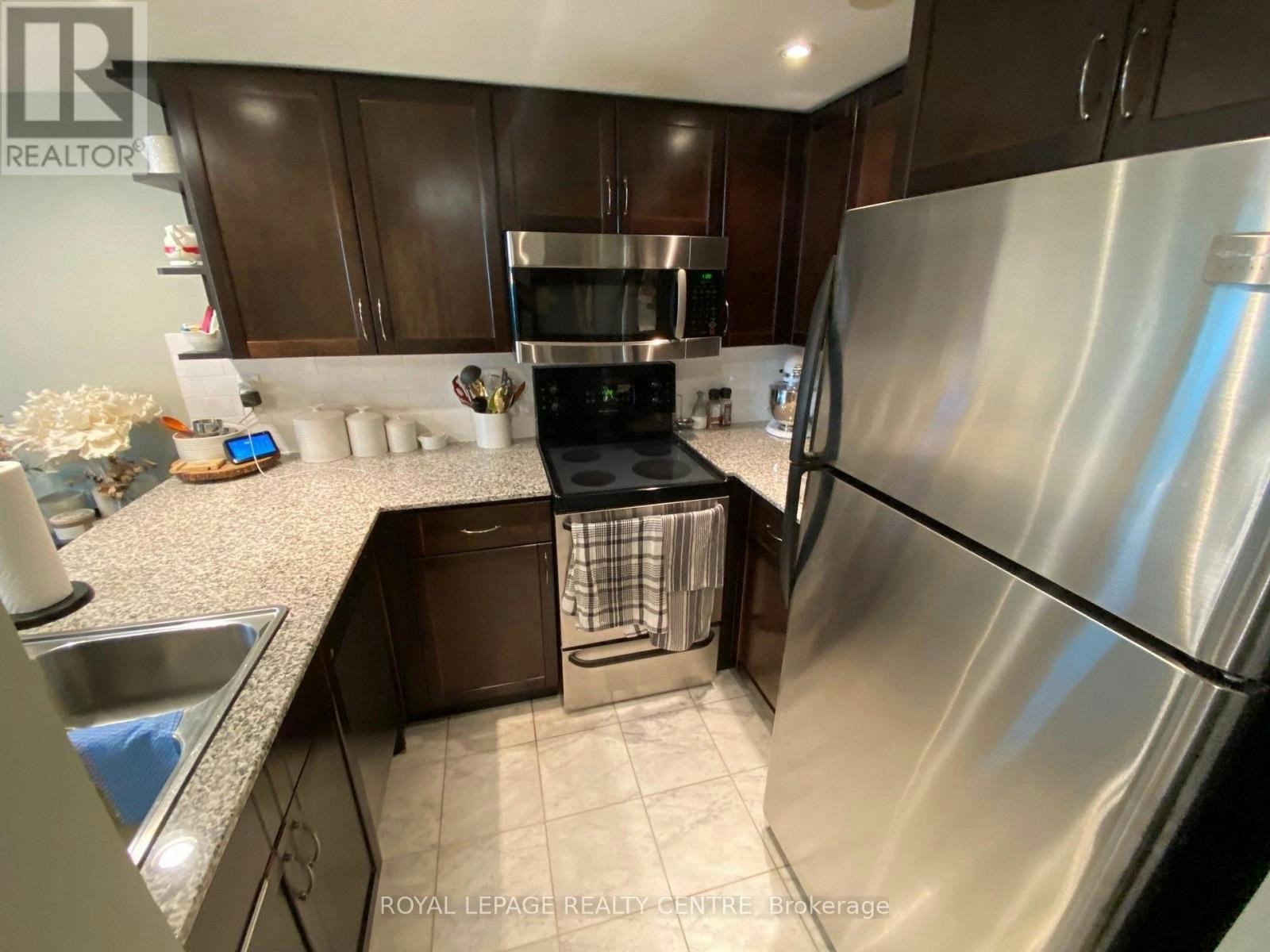 2801-38 Elm Street, Toronto, ON, M5G 2K5 - 9