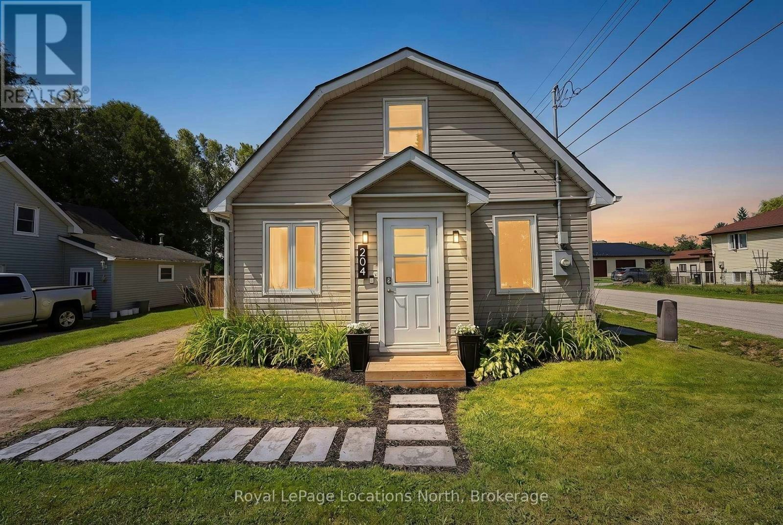 204 Sutherland Street N, Clearview, ON, L0M 1S0