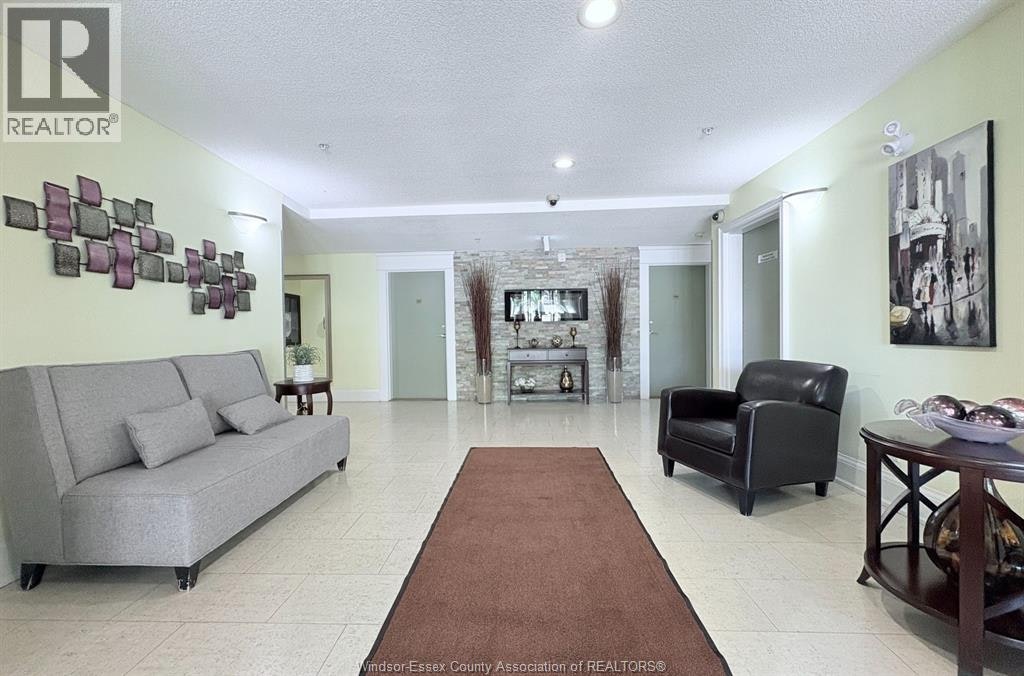 1302-6 Dayspring Circle, Brampton, ON, L6P 2Z6 - 2
