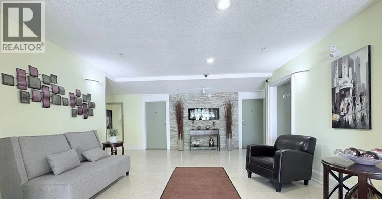 1302-6 Dayspring Circle, Brampton, ON, L6P 2Z6 - 2