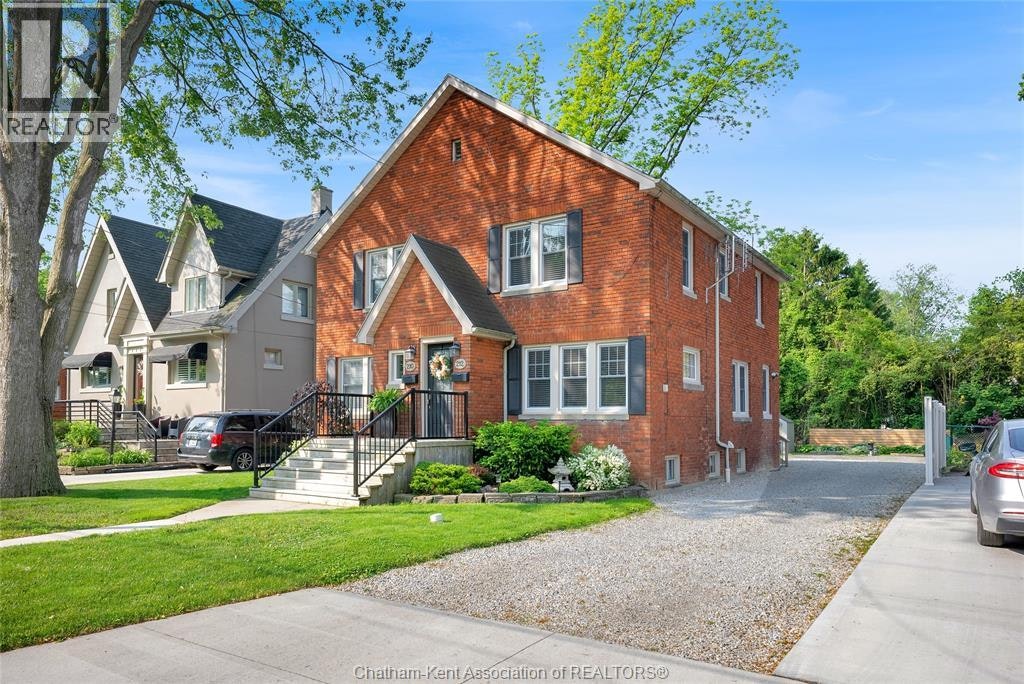 210-212 Elizabeth Street, Chatham-Kent, ON, N7L 2Y7