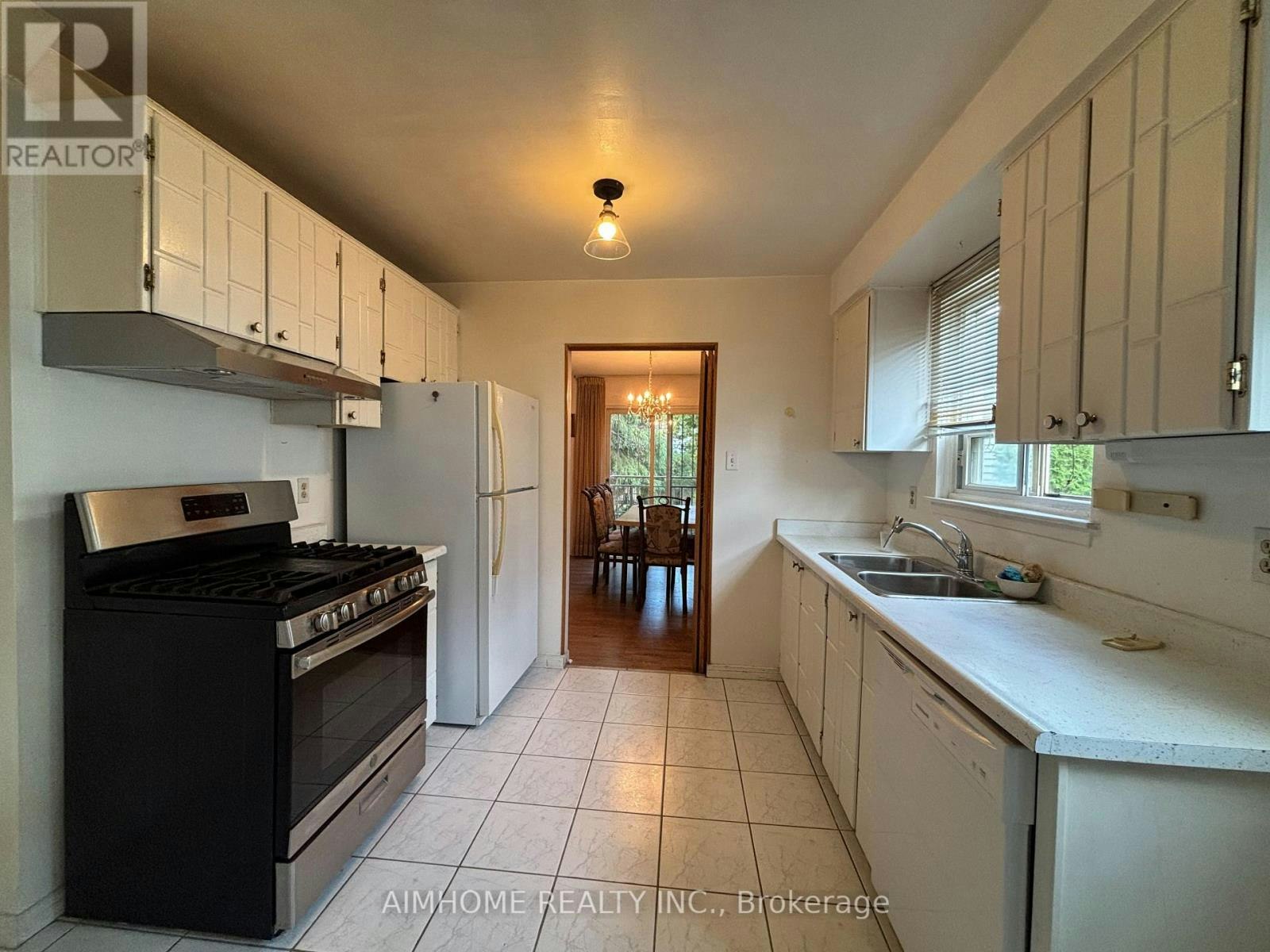 29 Snowshoe Crescent, Markham, ON, L3T 4M7 - 12