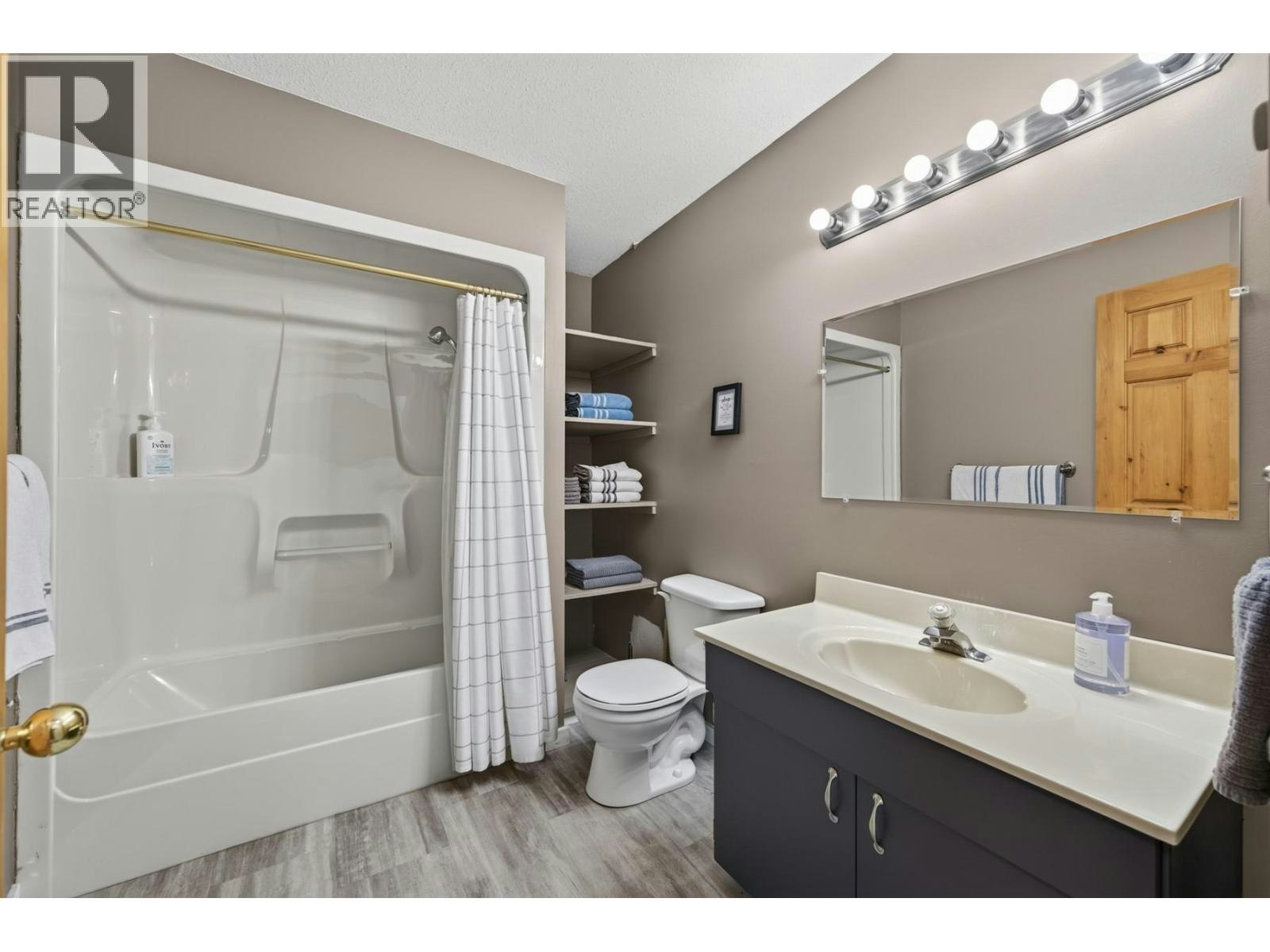 1411 Cariboo 97 Highway, Clinton, BC, V0K 1K0 - 17