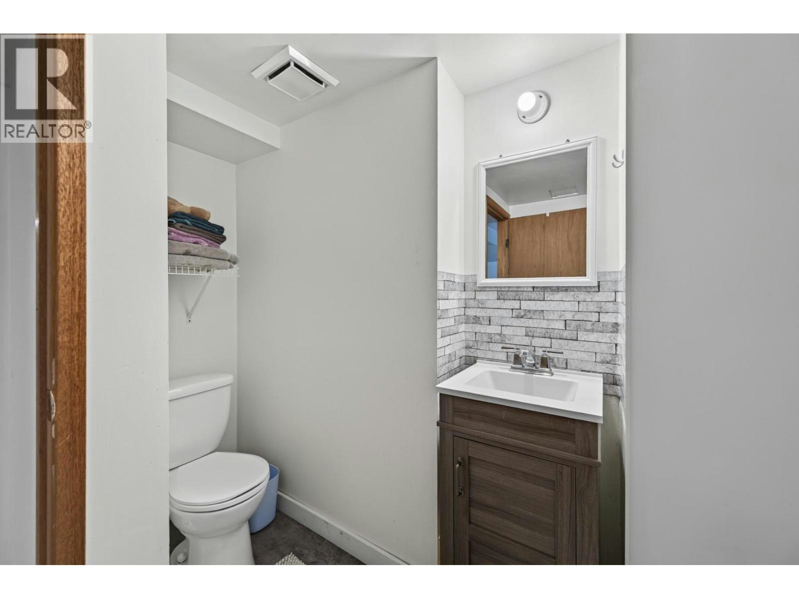 1411 Cariboo 97 Highway, Clinton, BC, V0K 1K0 - 50
