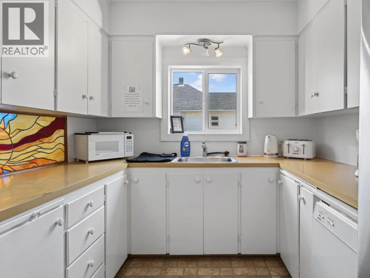 1411 Cariboo 97 Highway, Clinton, BC, V0K 1K0 - 7