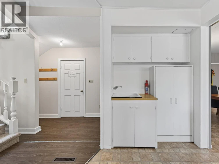 1411 Cariboo 97 Highway, Clinton, BC, V0K 1K0 - 9