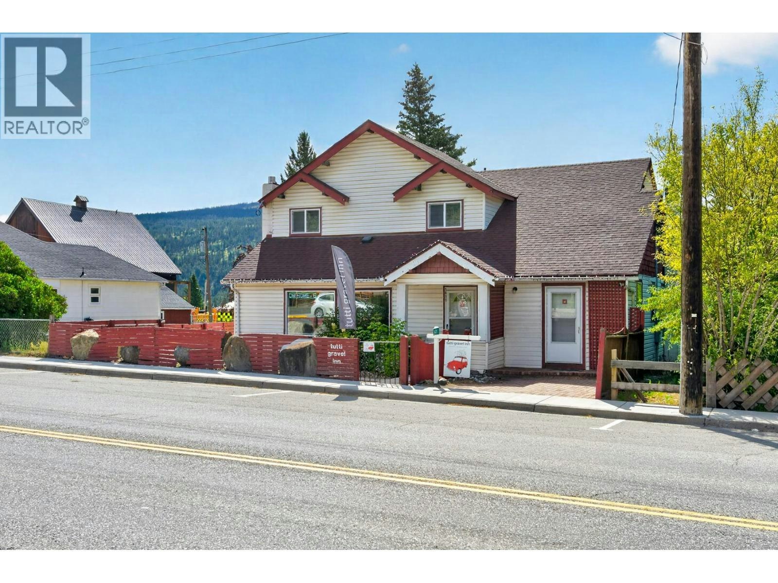 1411 Cariboo 97 Highway, Clinton, BC, V0K 1K0 - 53