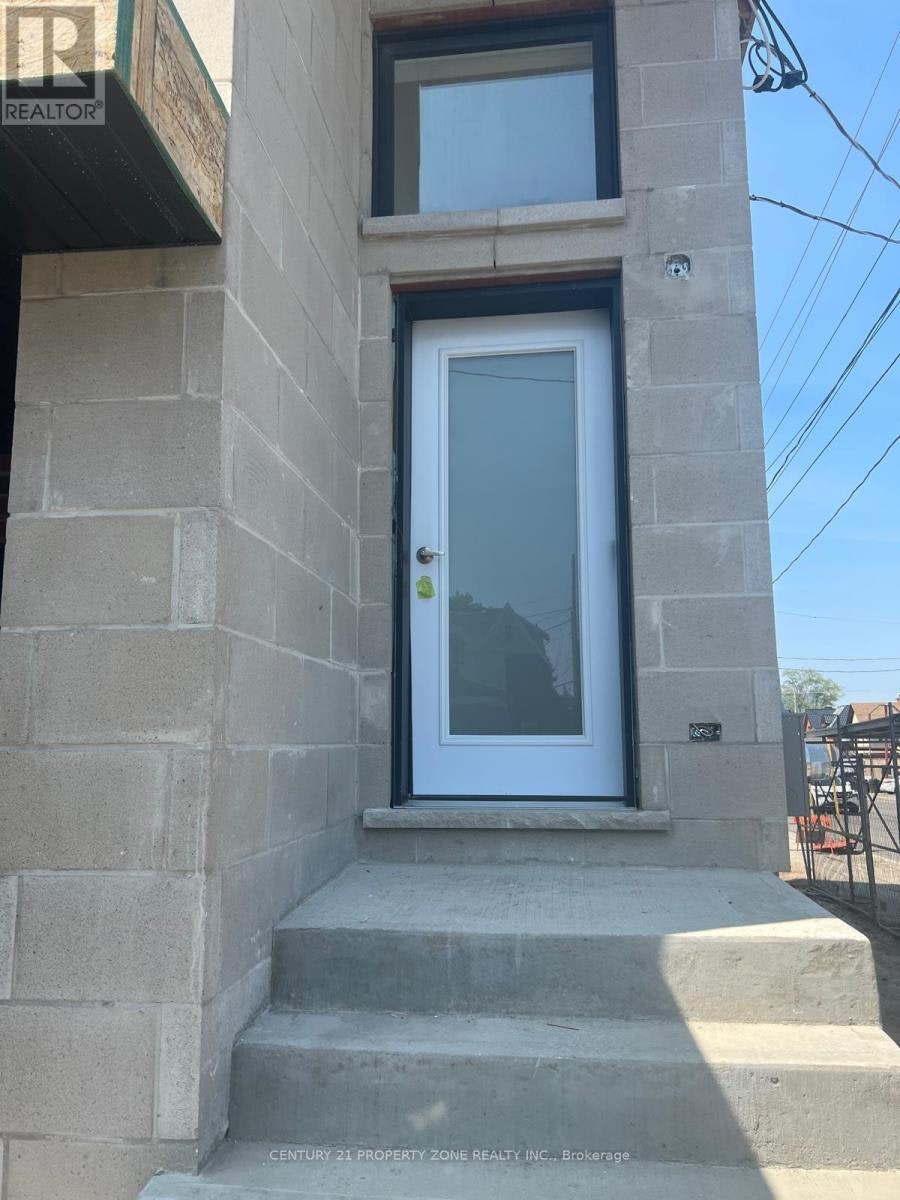 7-183 Victoria Street, Kitchener, ON, N2H 5C5