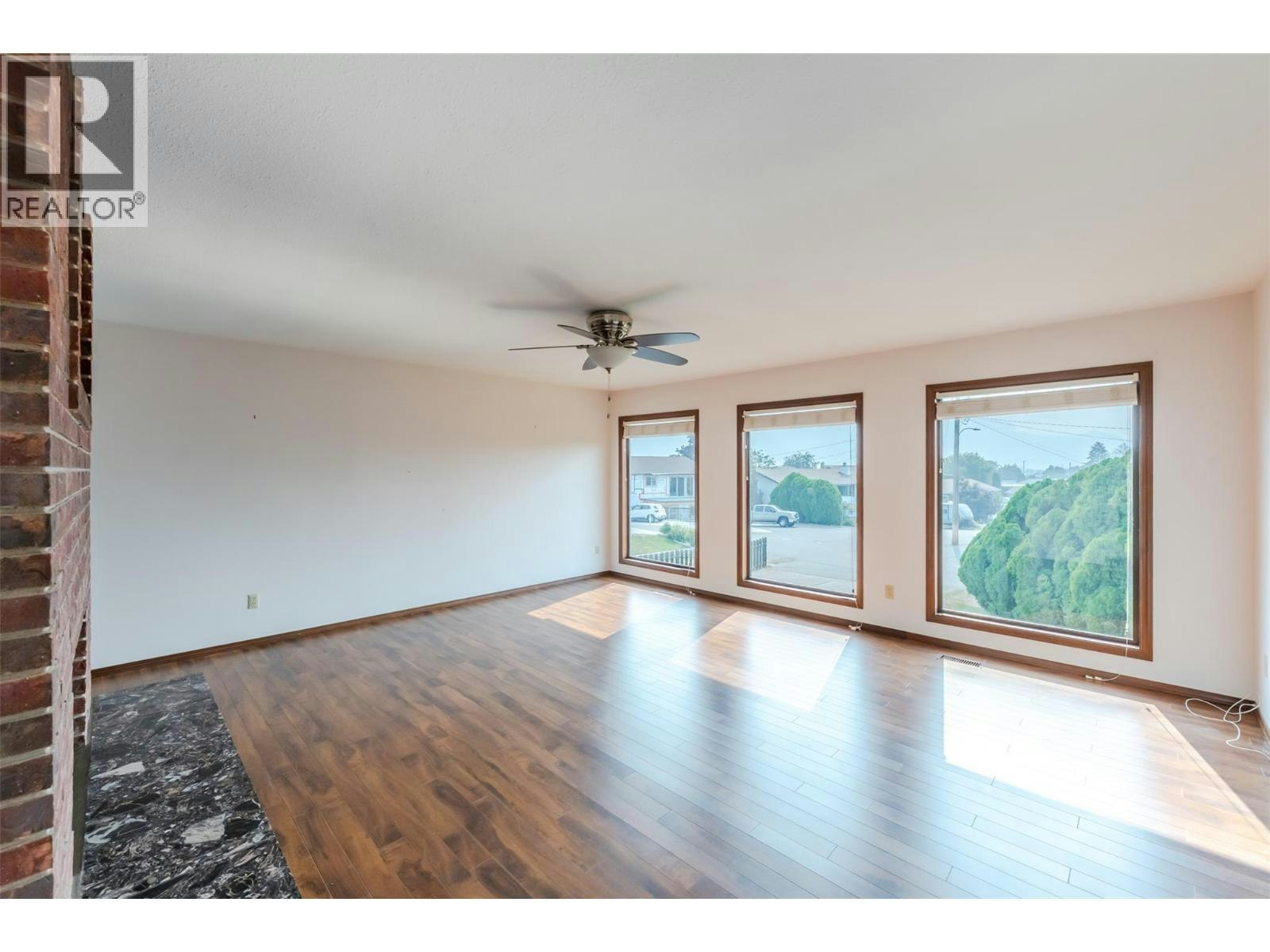 14 Bartlett Place - 3