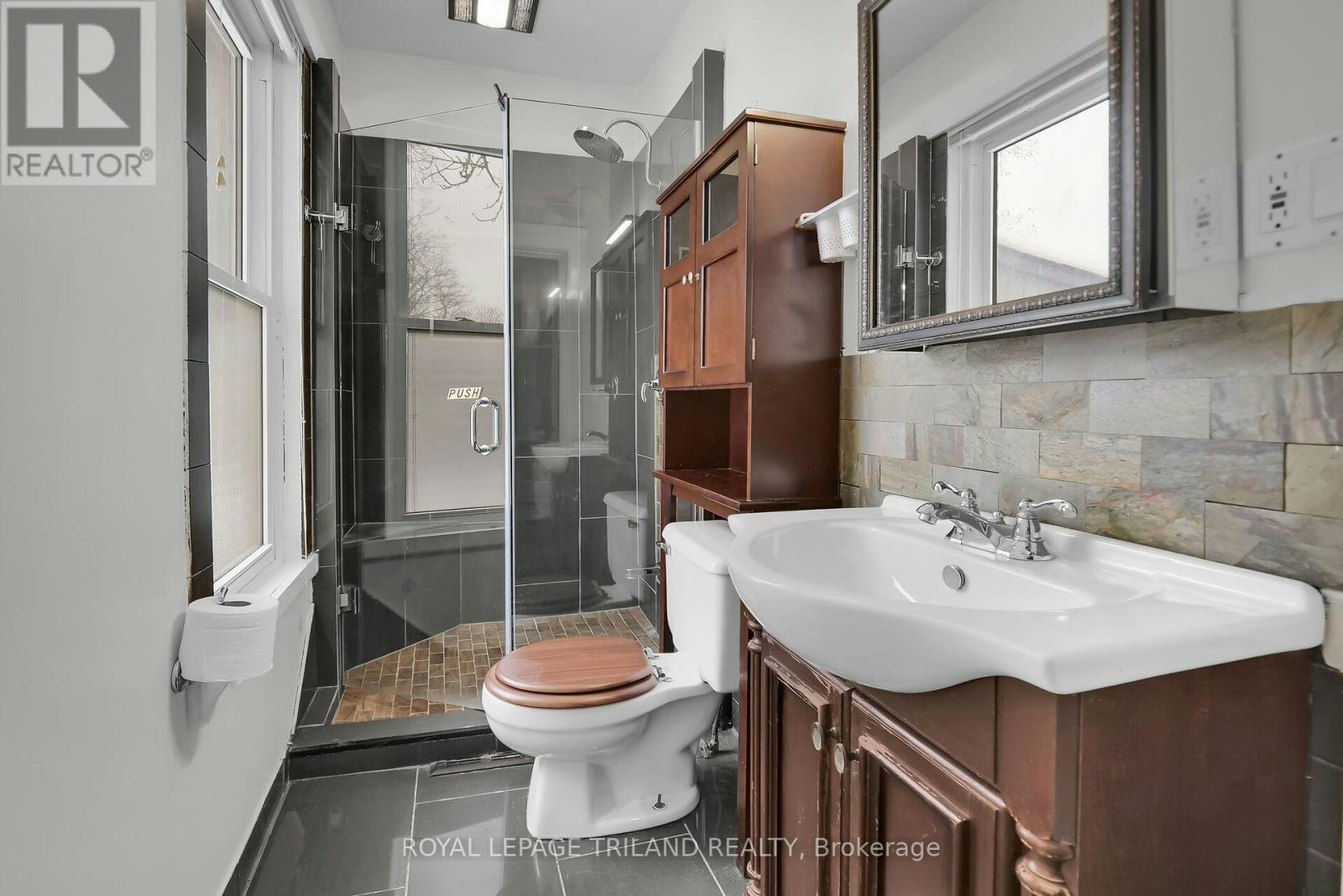 18 Wharncliffe Road S, London, ON, N6J 2J4 - 12