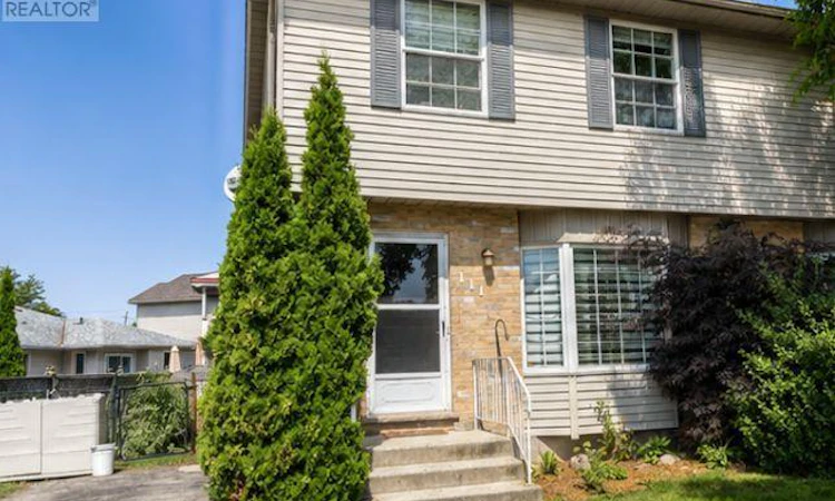 111 Manor Road