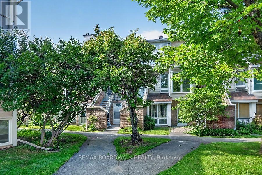 24B Shehyn Lane, Ottawa, ON, K2G 4Y5