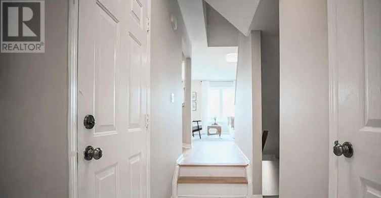 141 Oakfield Crescent, Ottawa, ON, K2J 5H8 - 3