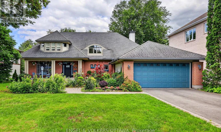 13 Chinook Crescent