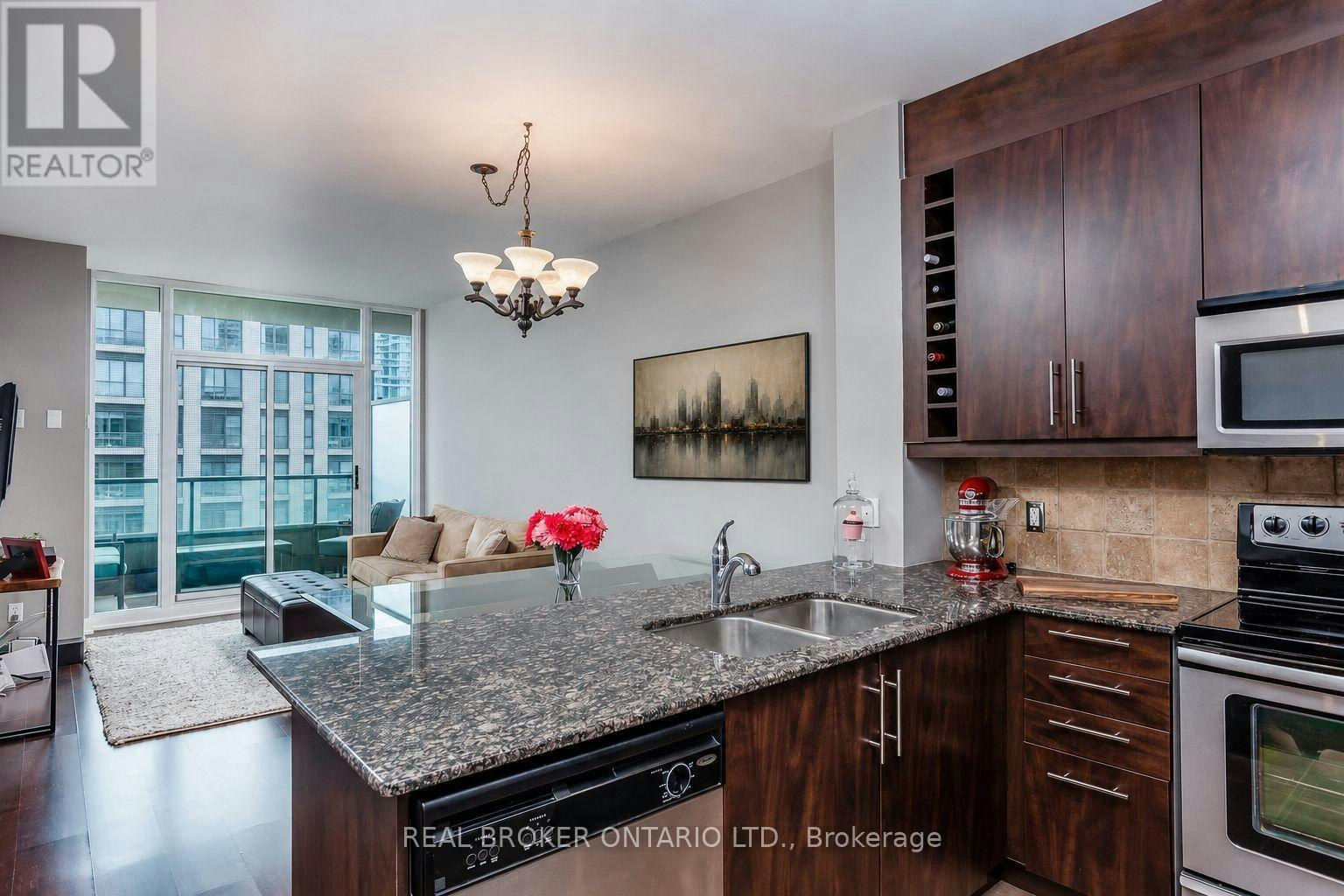 1304-88 Broadway Avenue, Toronto, ON, M4P 0A5 - 4
