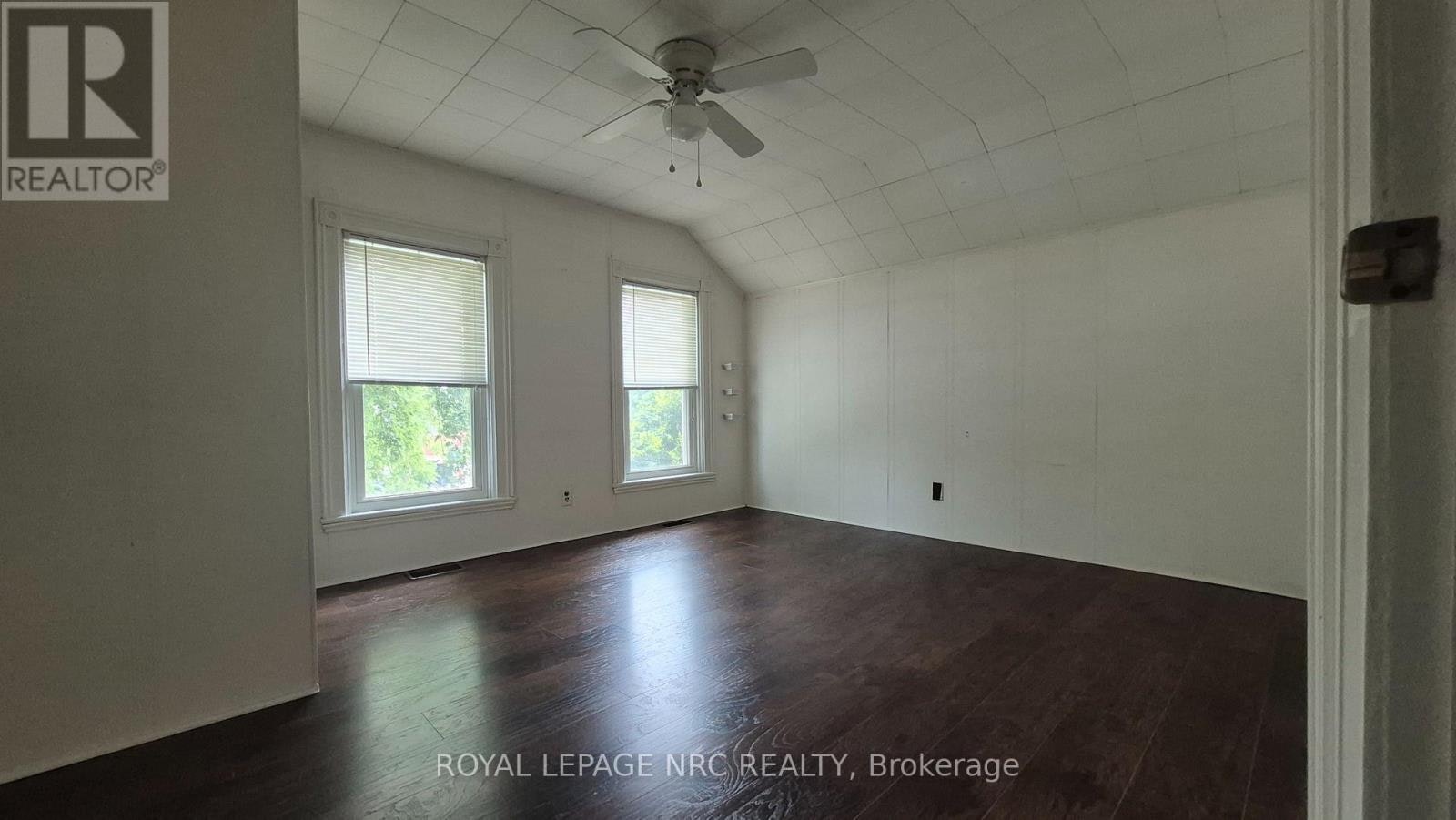 4593 Park Street, Niagara Falls, ON, L2E 2R2 - 3