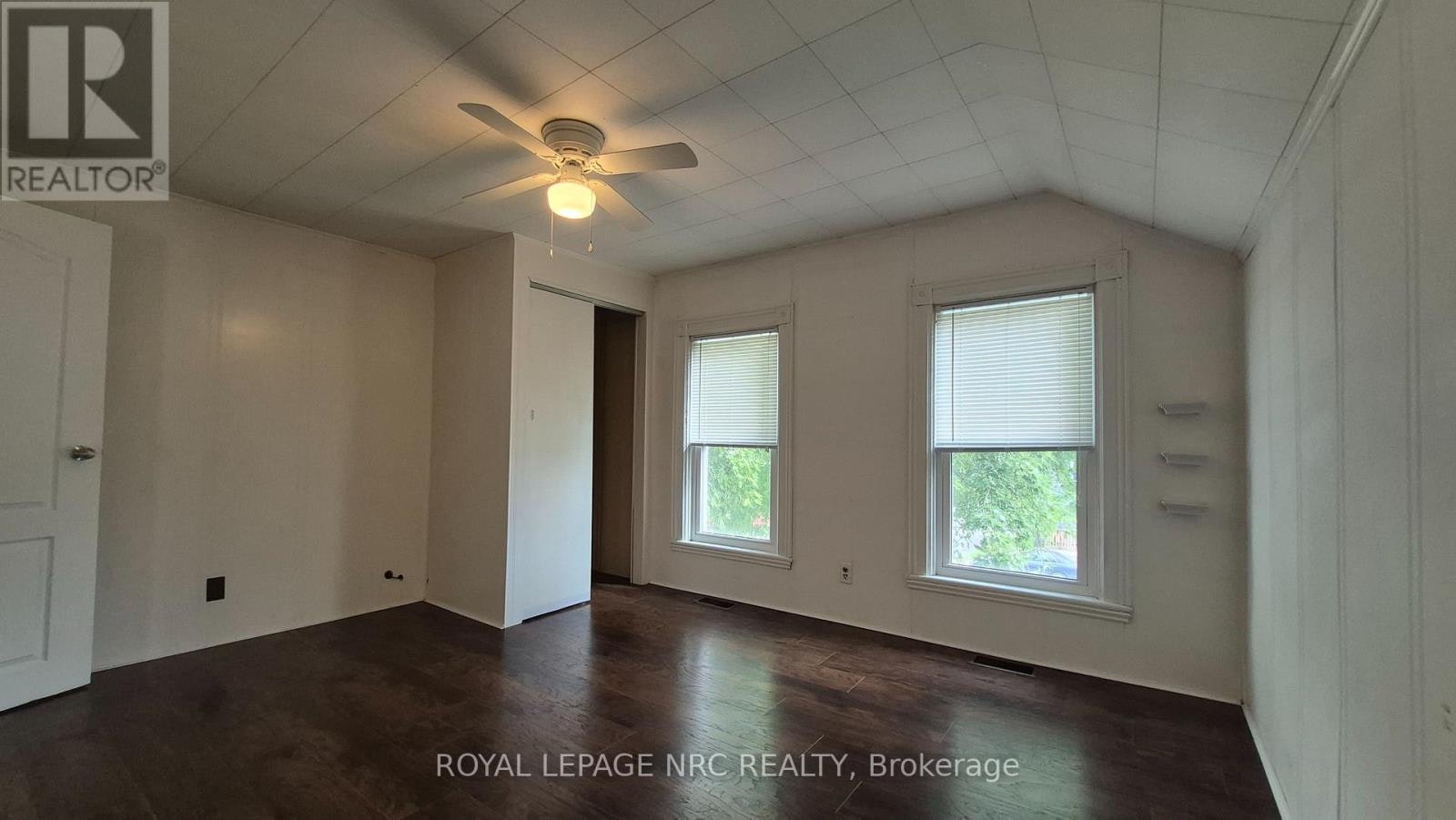 4593 Park Street, Niagara Falls, ON, L2E 2R2 - 2