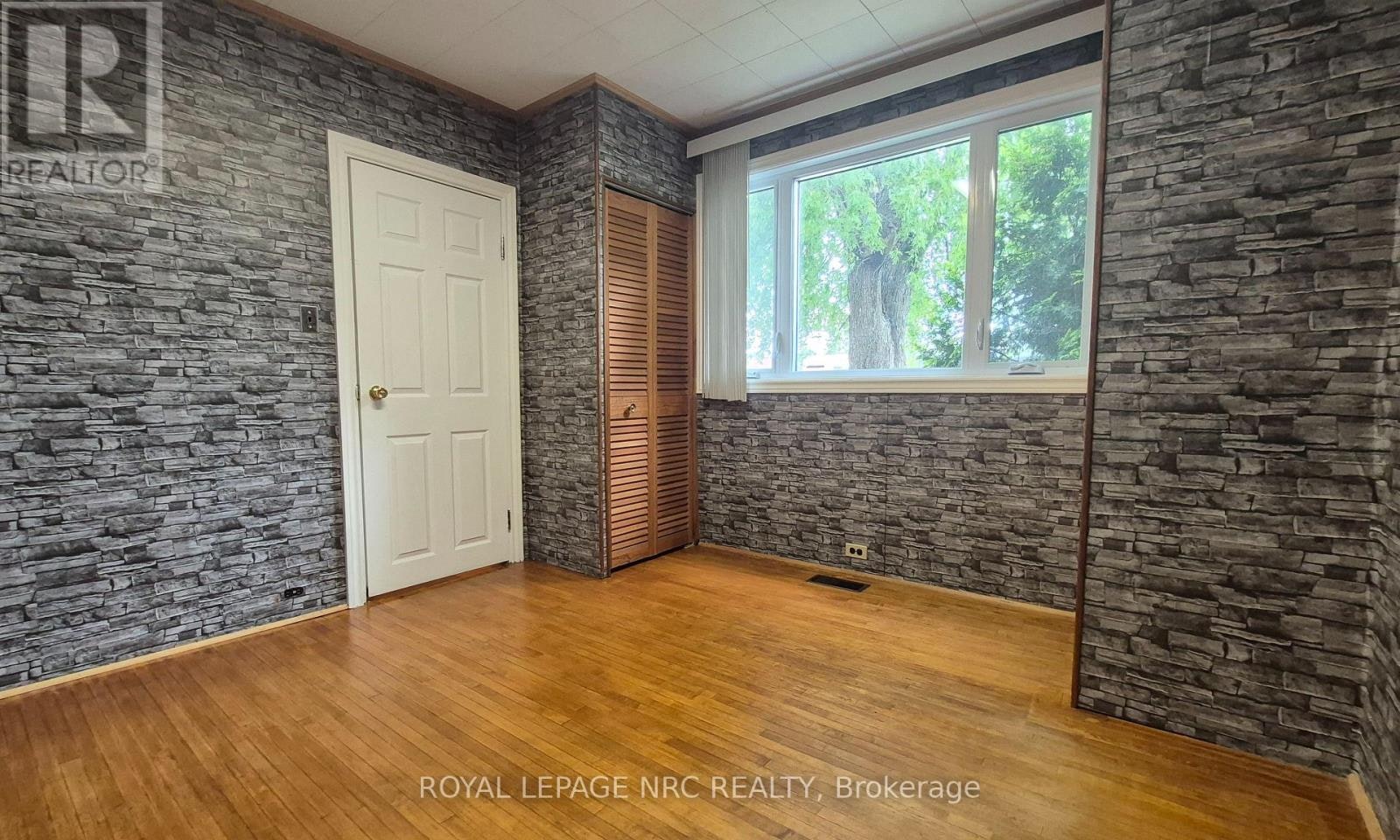 4593 Park Street, Niagara Falls, ON, L2E 2R2 - 5