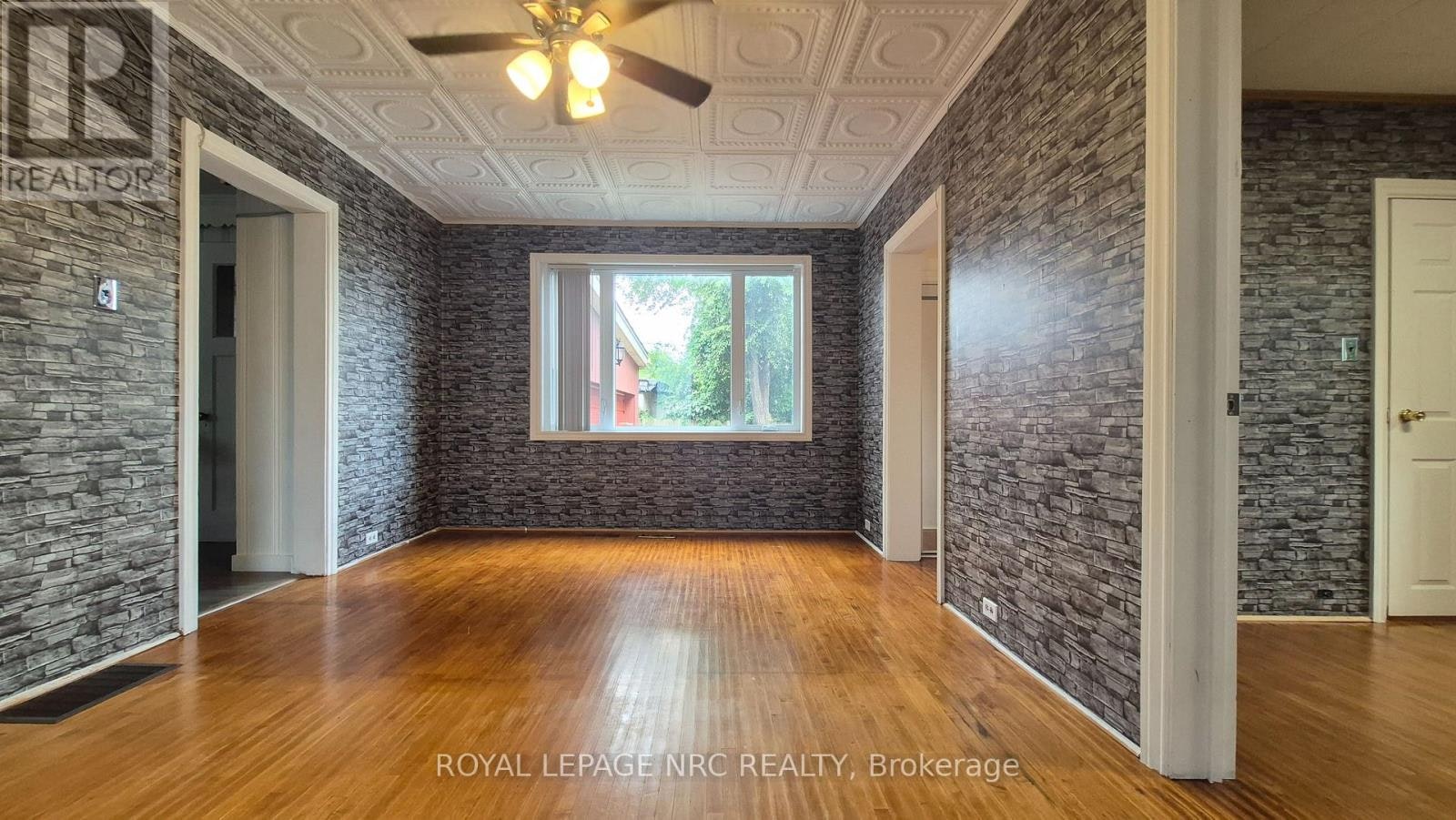 4593 Park Street, Niagara Falls, ON, L2E 2R2 - 6