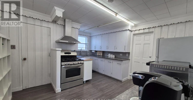 4593 Park Street, Niagara Falls, ON, L2E 2R2 - 9