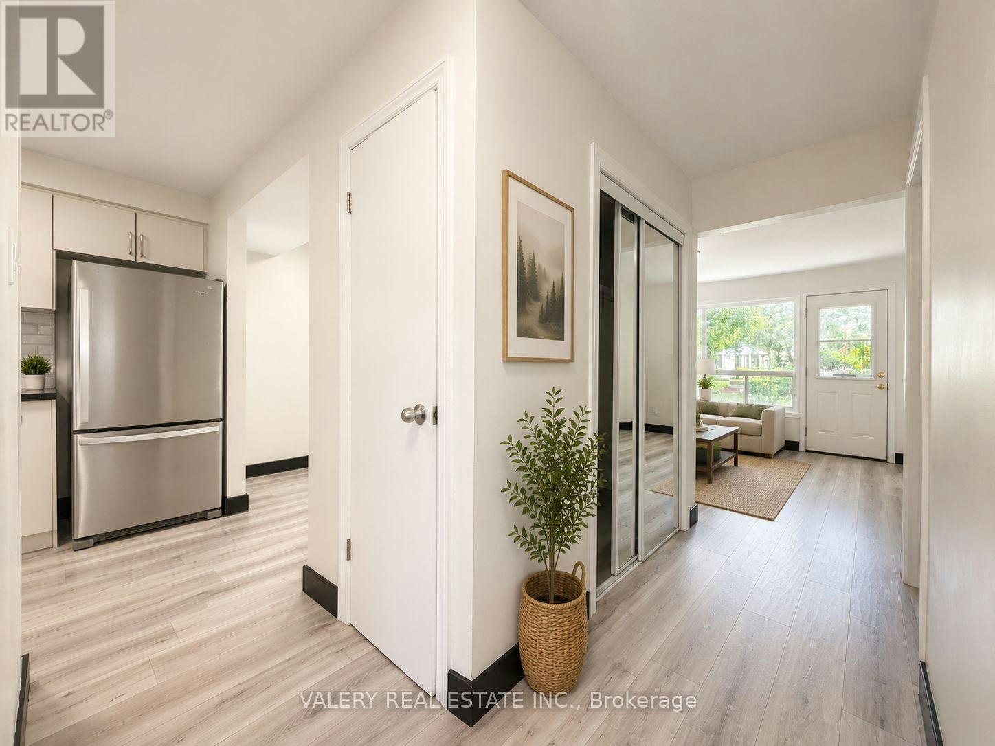 E-528 Sunnydale Place, Waterloo, ON, N2L 4T1 - 4