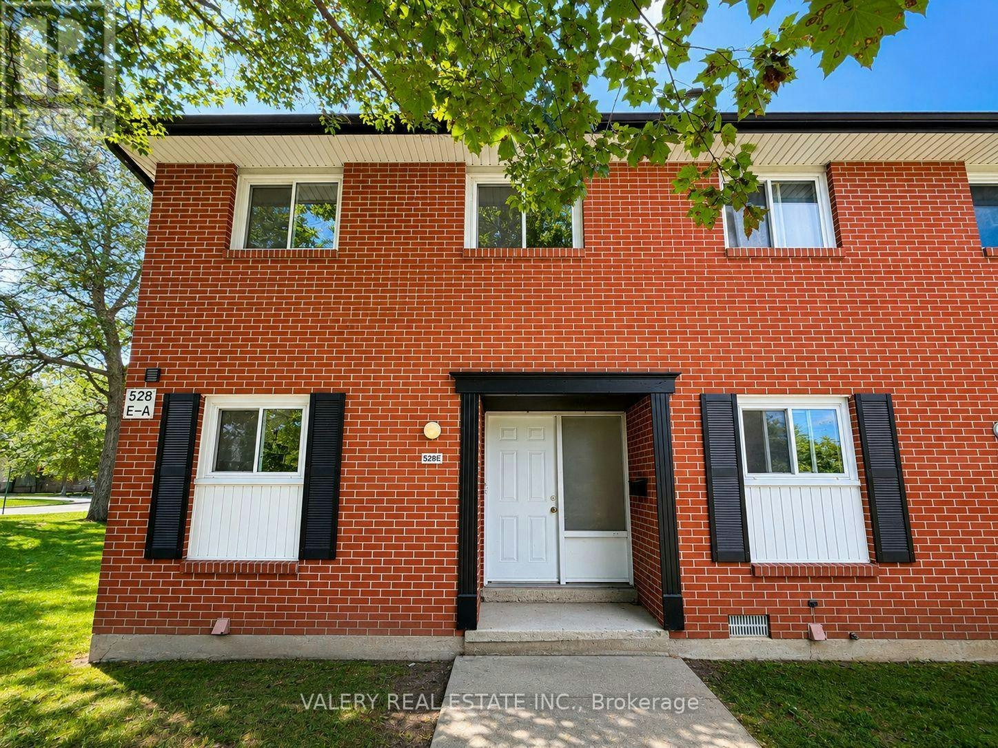 E-528 Sunnydale Place, Waterloo, ON, N2L 4T1