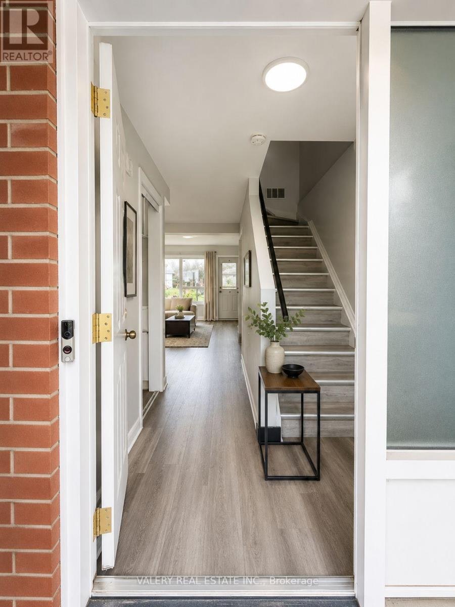 E-516 Sunnydale Place, Waterloo, ON, N2L 4T1 - 2