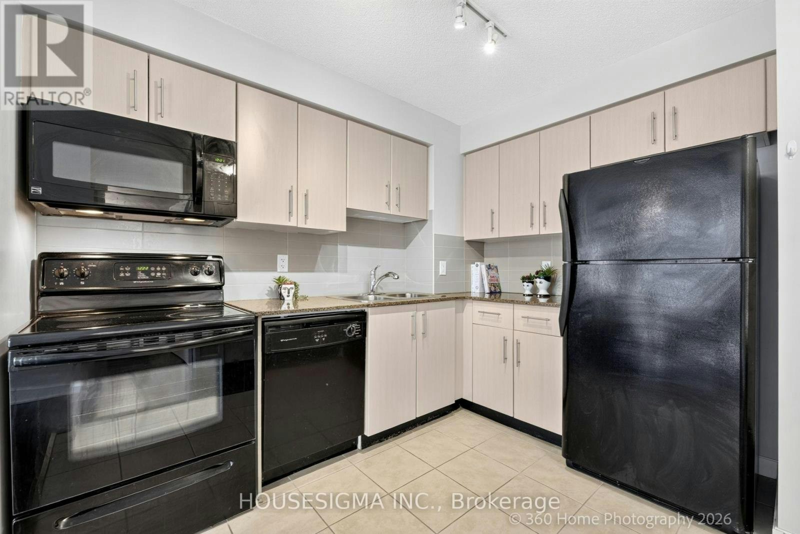 1609-12 Yonge Street, Toronto, ON, M5E 1R4 - 3