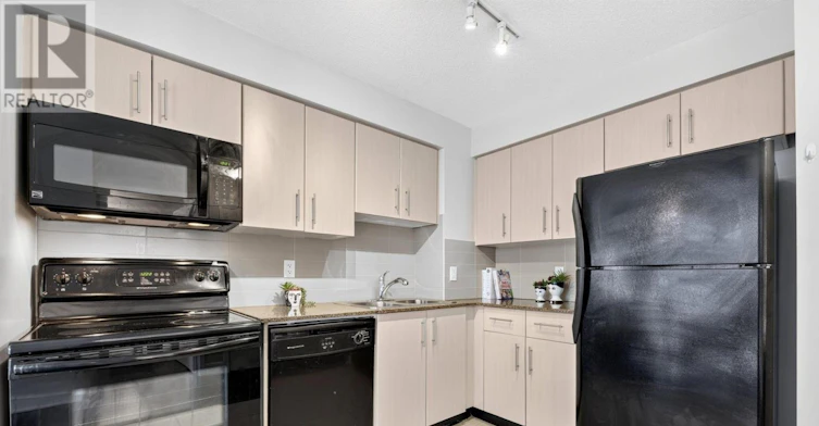 1609-12 Yonge Street, Toronto, ON, M5E 1R4 - 3