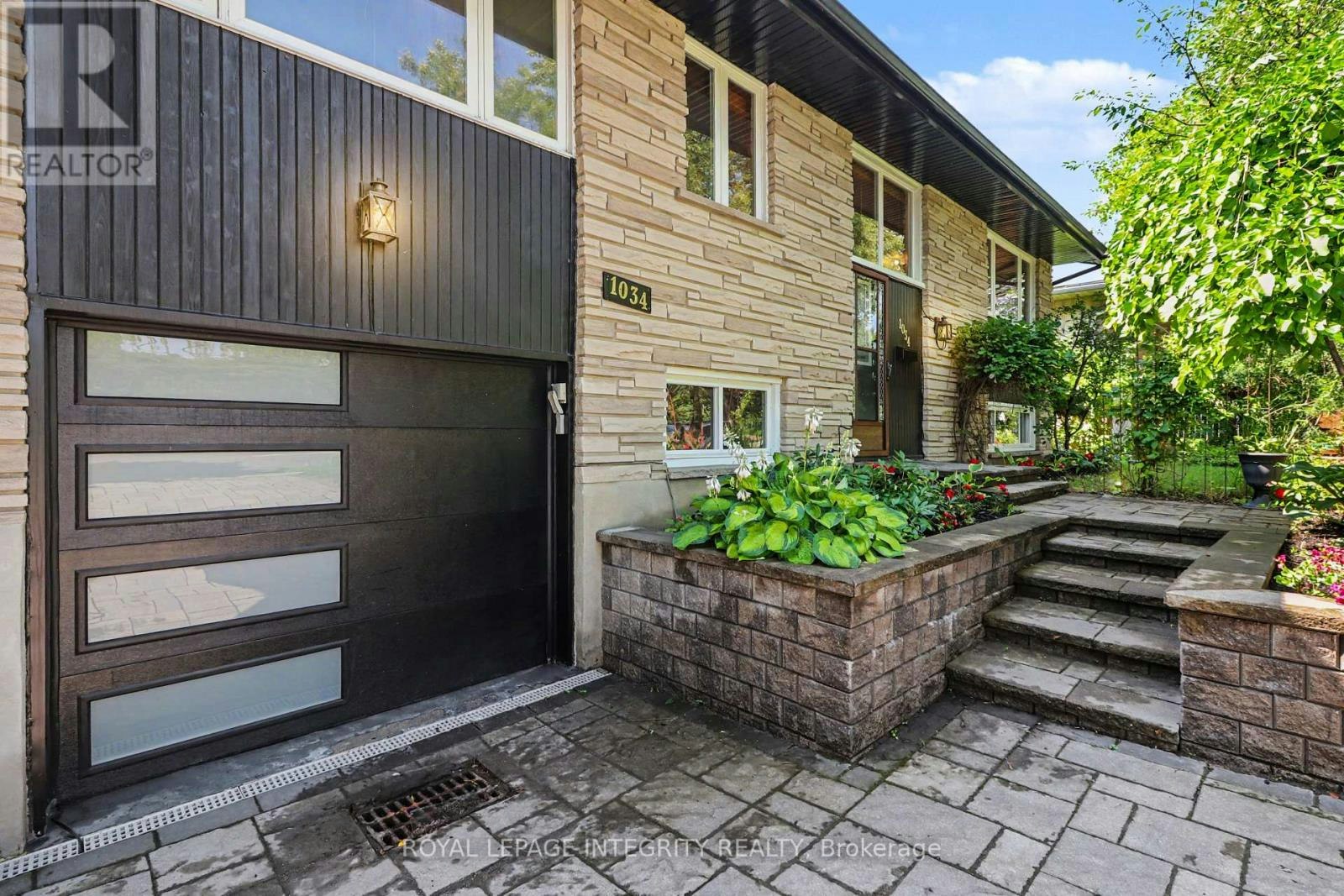 1034 Walkley Road, Ottawa, ON, K1V 6R2 - 2