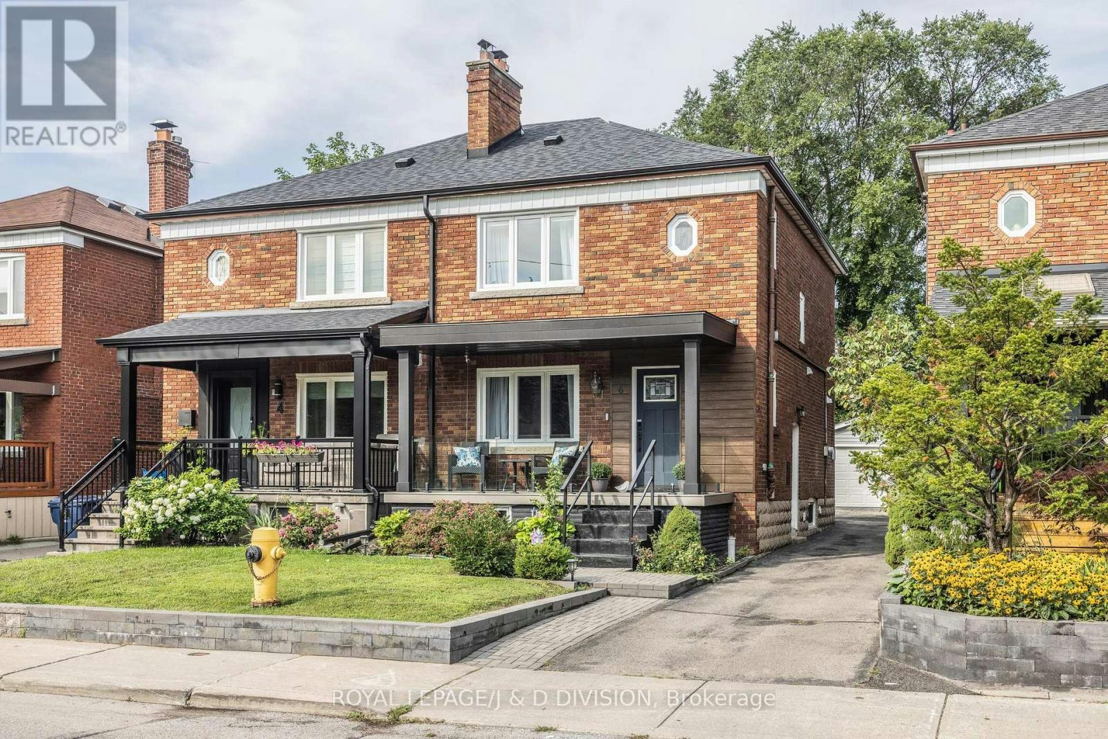6 Lankin Boulevard, Toronto, ON, M4J 4W8
