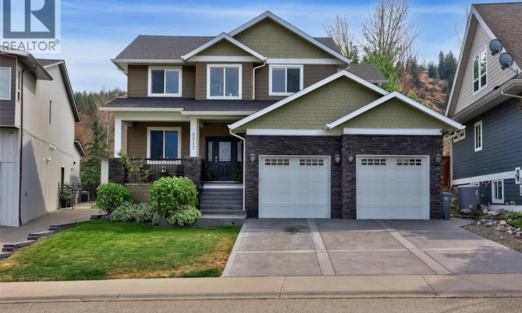 8913 Grizzly Crescent