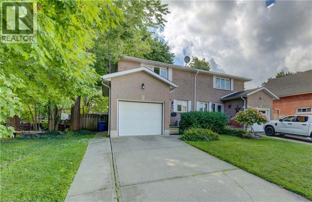 15 Player Street, Stratford, ON, N5A 1V1 - 2
