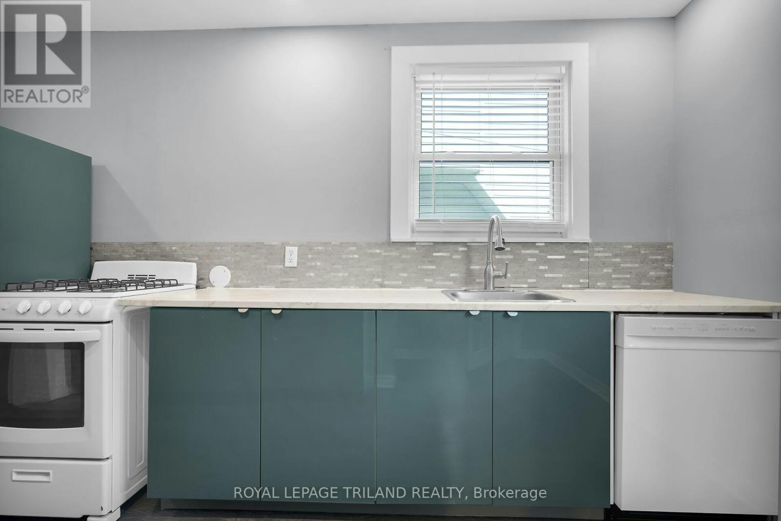 1-122 Centre Street, St. Thomas, ON, N5R 2Z9 - 3
