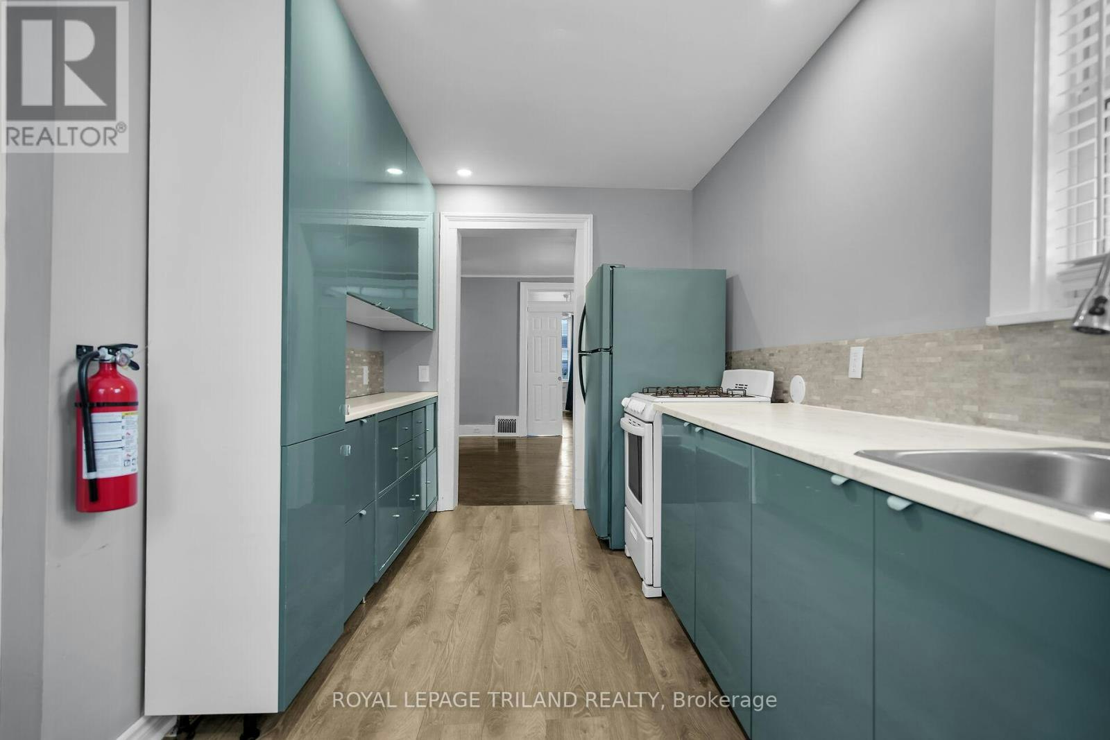 1-122 Centre Street, St. Thomas, ON, N5R 2Z9 - 4