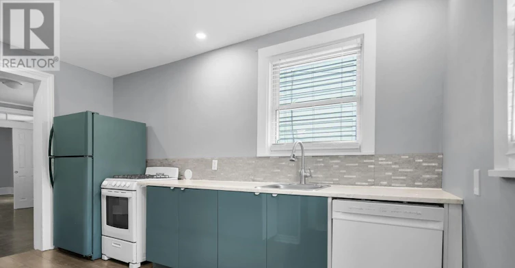 1-122 Centre Street, St. Thomas, ON, N5R 2Z9 - 2