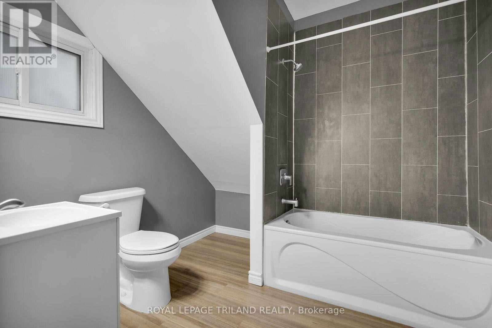 1-122 Centre Street, St. Thomas, ON, N5R 2Z9 - 14