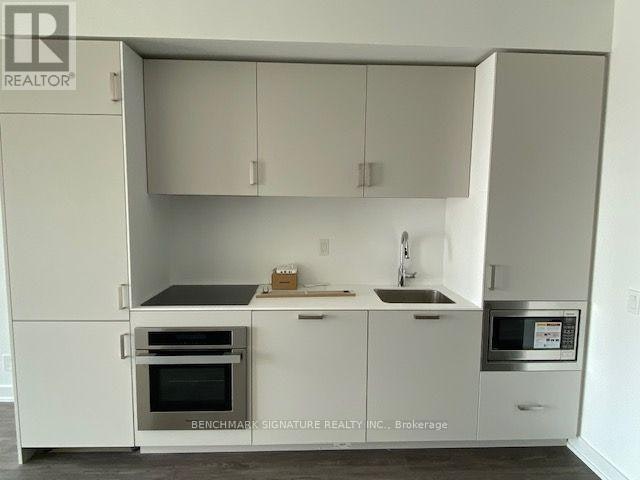 3208-88 Queen Street E, Toronto, ON, M5C 0B6