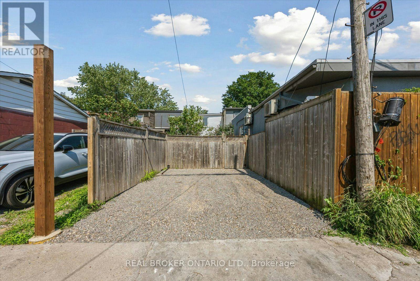 44 Logan Avenue, Toronto, ON, M4M 2M8 - 21