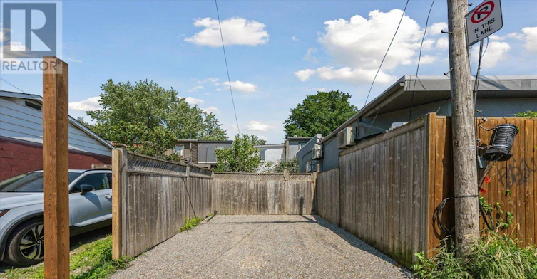 44 Logan Avenue, Toronto, ON, M4M 2M8 - 21