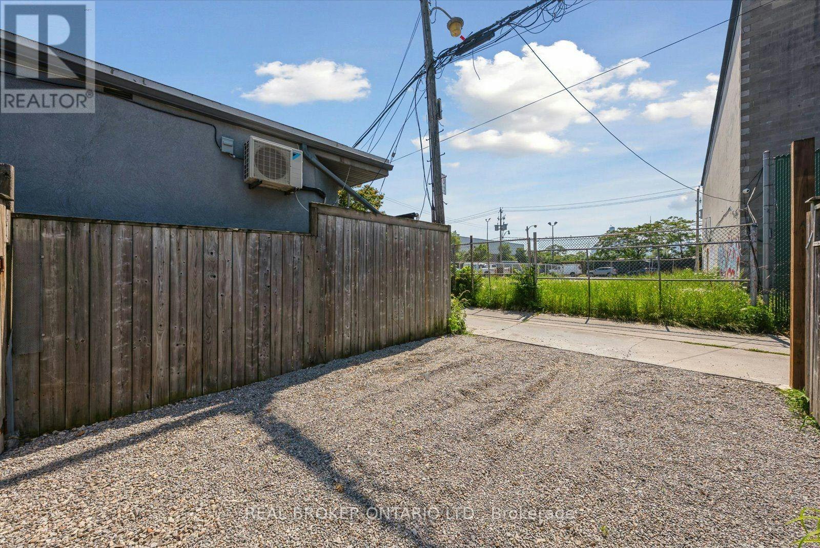 44 Logan Avenue, Toronto, ON, M4M 2M8 - 20