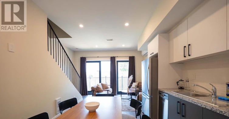3-50 Castleton Avenue, Toronto, ON, M6N 3Z5 - 4