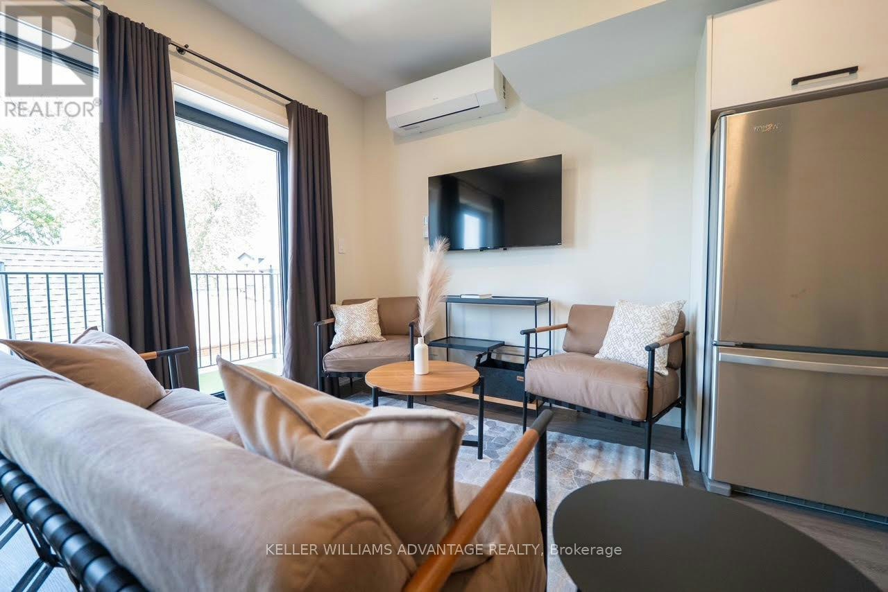 3-50 Castleton Avenue, Toronto, ON, M6N 3Z5 - 5