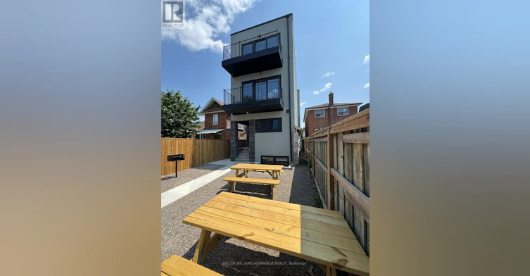 3-50 Castleton Avenue, Toronto, ON, M6N 3Z5