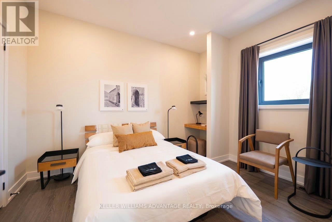 3-50 Castleton Avenue, Toronto, ON, M6N 3Z5 - 2