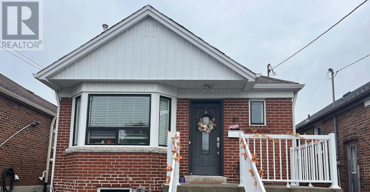 BSMT-31 Chamberlain Avenue, Toronto, ON, M6E 4J7